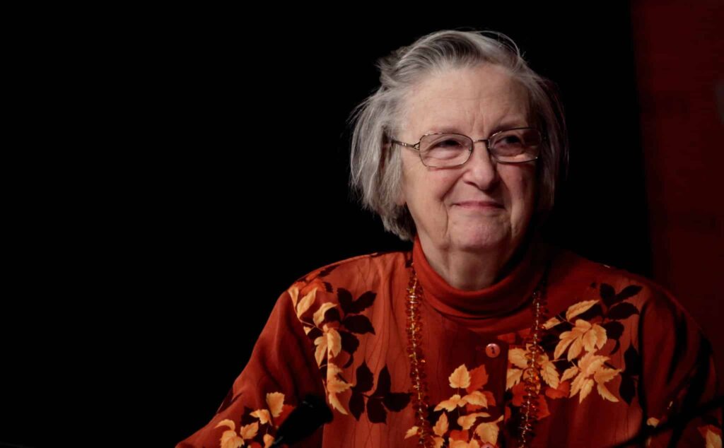 An Interview with Elinor Ostrom – Συλλογος Μεταπτυχιακων